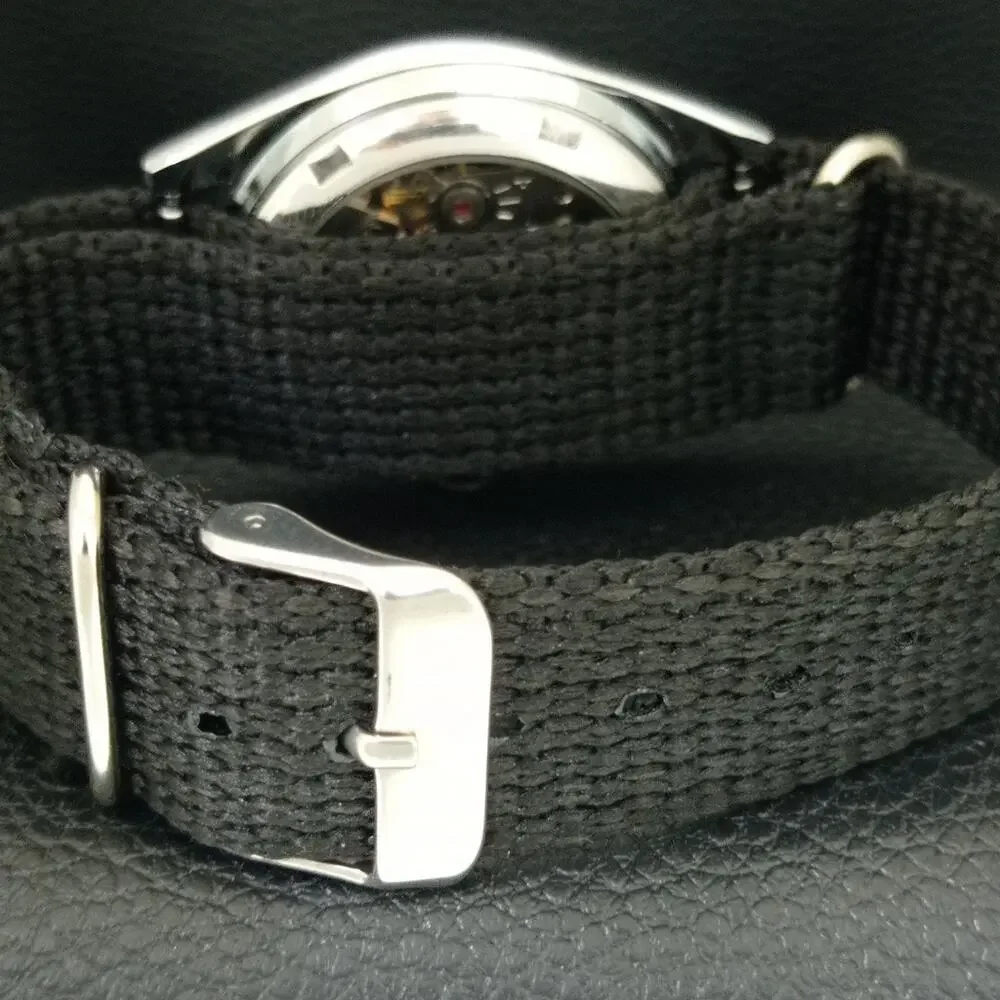 Vintage 1973 Seiko Automatic Mens Silver Watch W/daydate & Arabic accents
